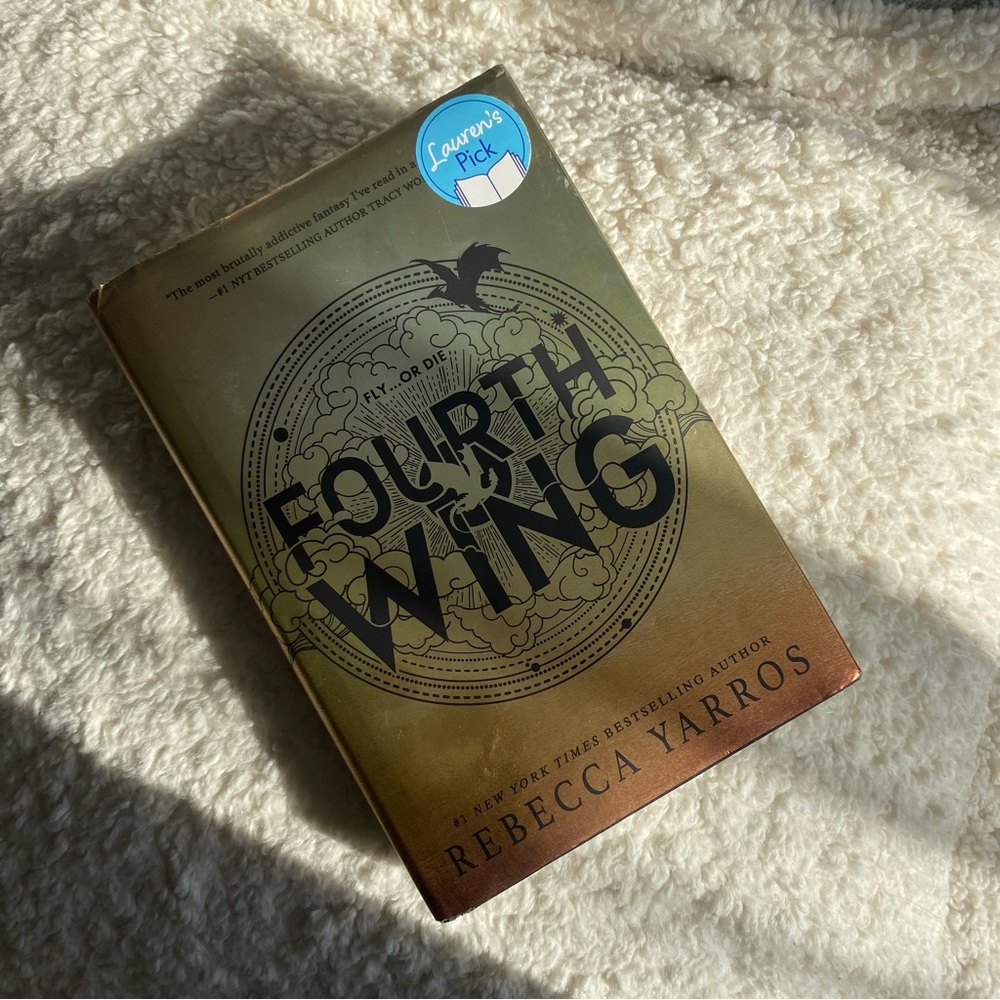 Fourth Wing by Rebecca Yarros Book
